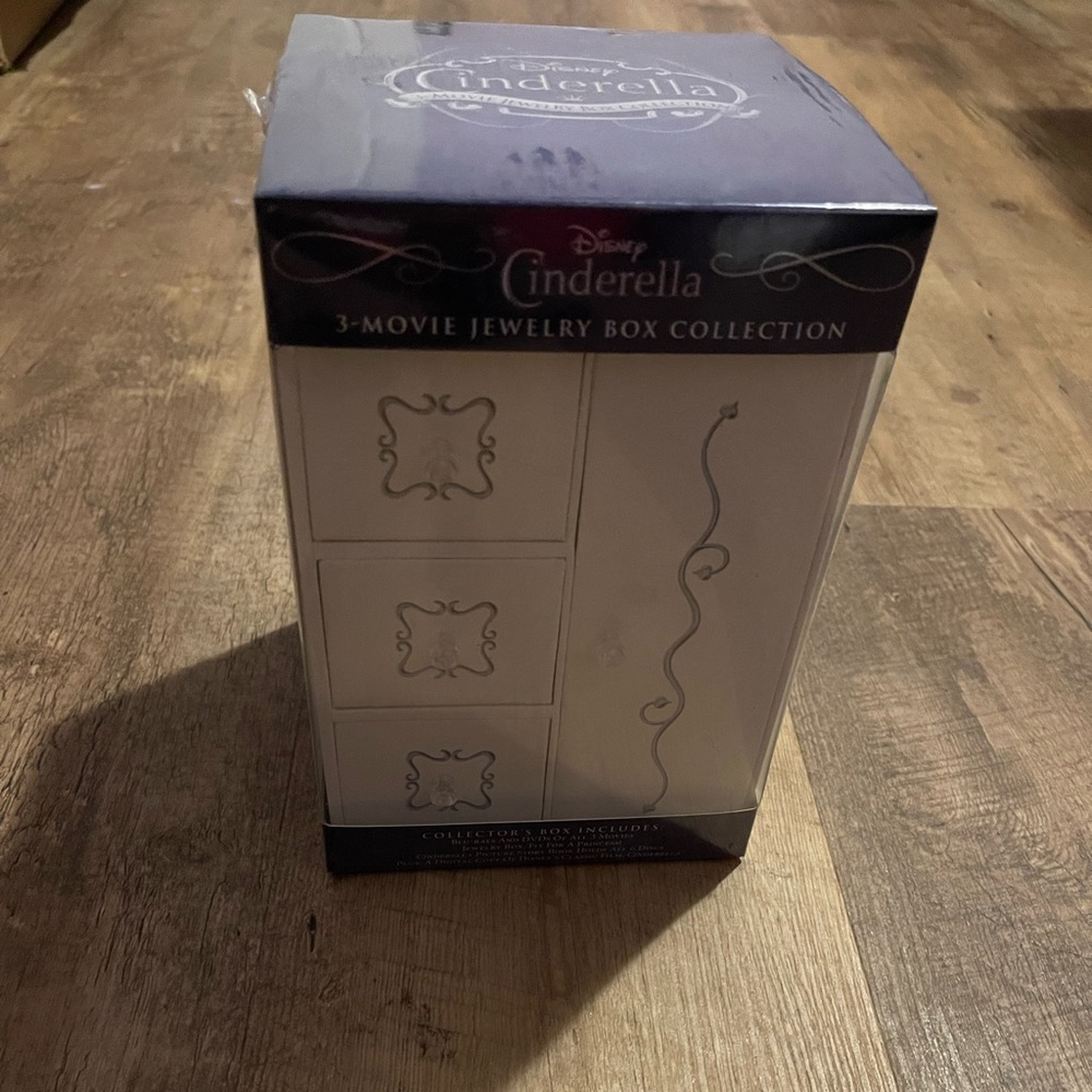 Cinderella collectors Jewelry Box with DVD series